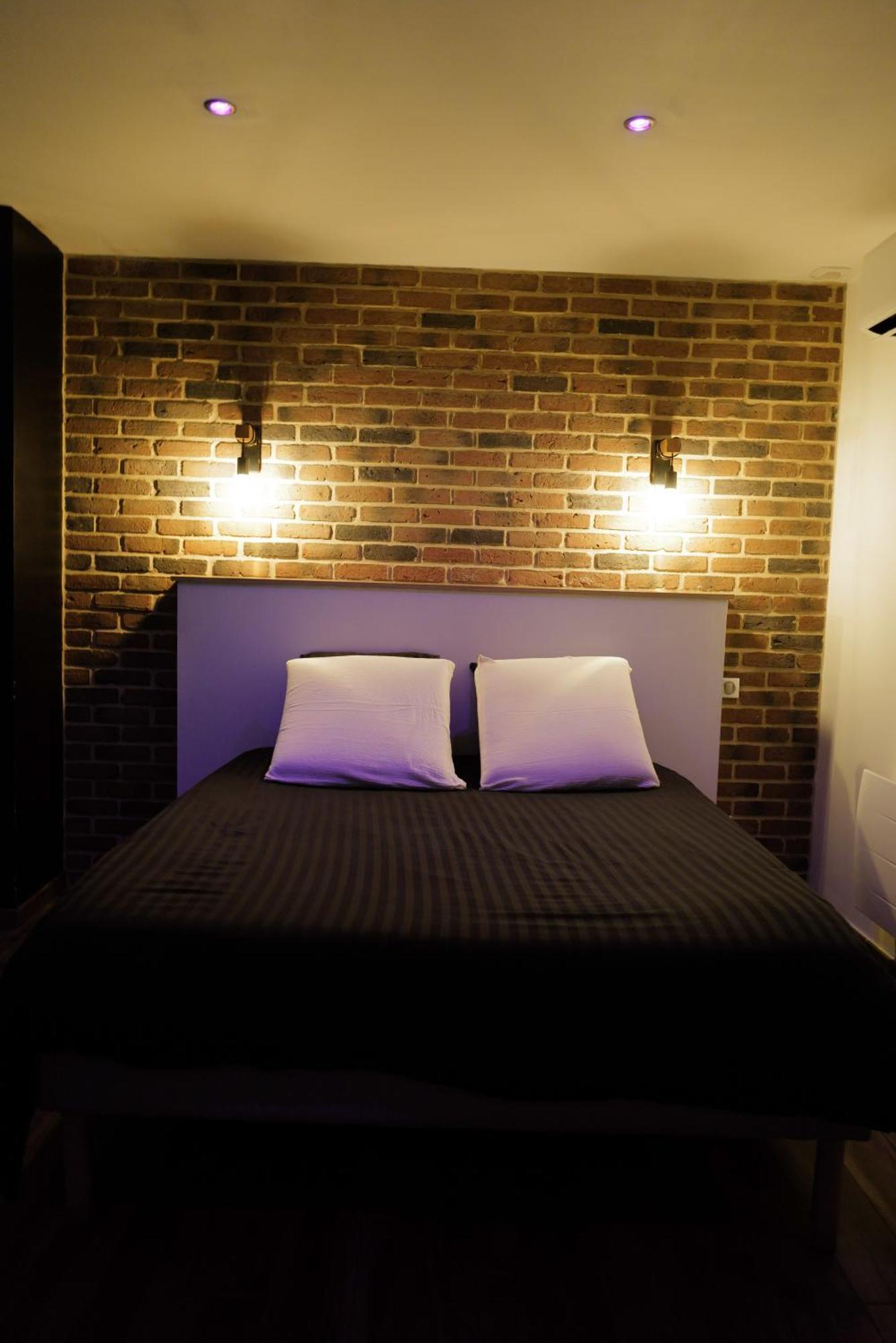 Chambre Romantique Avec Spa Privatif Ferriere-la-Grande Εξωτερικό φωτογραφία