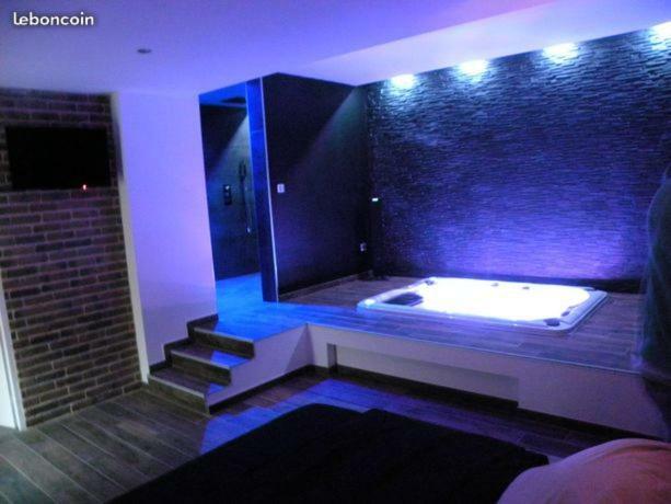Chambre Romantique Avec Spa Privatif Ferriere-la-Grande Εξωτερικό φωτογραφία